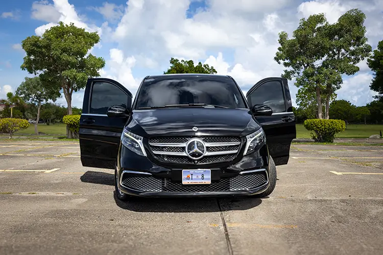 Black Mercedes vehicle in the Williams fleet imagery